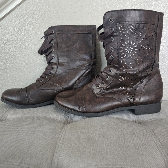 Rue21 Brown Combat Moto Boots with Lace-Up Design - Picture 2 of 4